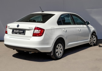 Подержанный автомобиль Skoda Rapid Liftback 2019 года (5 фото)