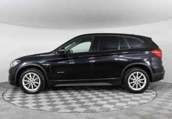 Подержанный автомобиль BMW X1 2017 года (4 фото)
