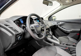 Подержанный автомобиль Ford Focus Hatchback 2013 года (16 фото)