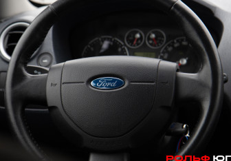 Подержанный автомобиль Ford Fusion 2008 года (13 фото)