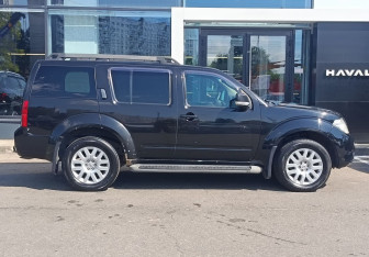 Подержанный автомобиль Nissan Pathfinder 2010 года (4 фото)