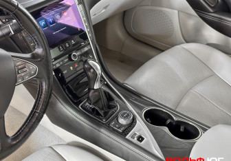 Подержанный автомобиль Infiniti Q50 2015 года (16 фото)