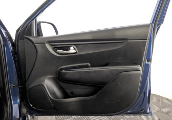 Подержанный автомобиль Kia Rio Hatchback 2021 года (24 фото)