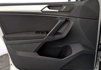 Подержанный автомобиль Volkswagen Tiguan 2021 года (19 фото)