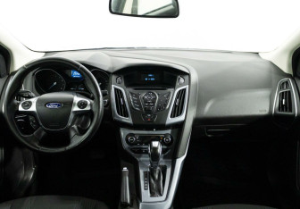 Подержанный автомобиль Ford Focus Wagon 2013 года (9 фото)