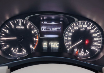 Подержанный автомобиль Nissan Pathfinder 2016 года (21 фото)