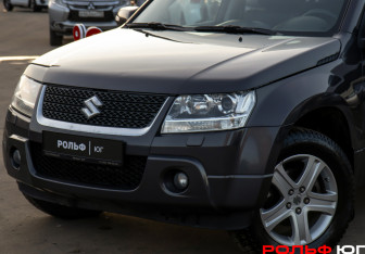 Подержанный автомобиль Suzuki Grand Vitara 2008 года (20 фото)