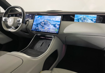 Подержанный автомобиль Avatr 11 2023 года (9 фото)