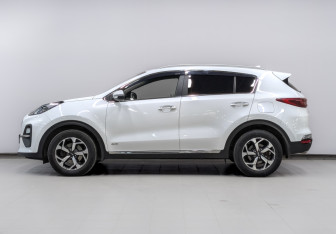 Подержанный автомобиль Kia Sportage 2020 года (8 фото)