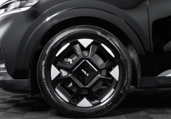 Подержанный автомобиль Kia Carnival 2021 года (31 фото)