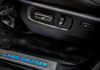 Подержанный автомобиль Toyota Land Cruiser Suv 2019 года (25 фото)