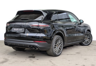 Подержанный автомобиль Porsche Cayenne 2021 года (5 фото)