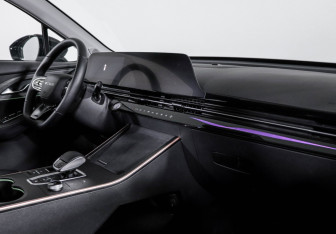 Подержанный автомобиль Omoda C5 2024 года (9 фото)