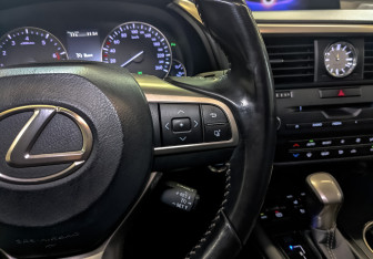 Подержанный автомобиль Lexus RX 2017 года (30 фото)