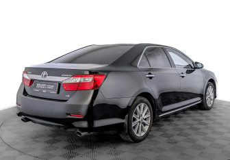 Подержанный автомобиль Toyota Camry Sedan 2014 года (5 фото)