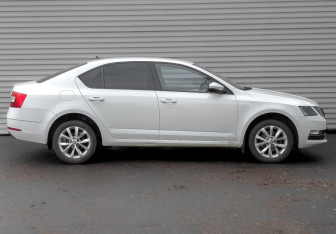 Подержанный автомобиль Skoda Octavia Liftback 2018 года (4 фото)