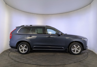 Подержанный автомобиль Volvo XC90 2019 года (4 фото)
