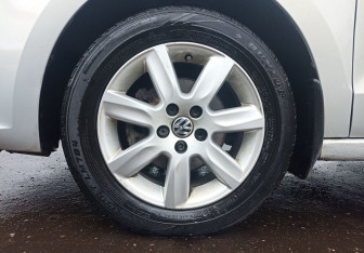 Подержанный автомобиль Volkswagen Polo Sedan 2013 года (9 фото)