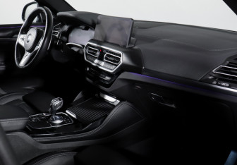 Подержанный автомобиль BMW X4 2022 года (9 фото)
