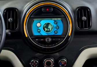 Подержанный автомобиль MINI Countryman 2019 года (15 фото)