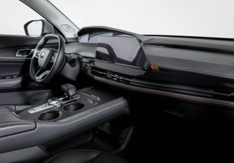 Подержанный автомобиль Changan UNI-K 2023 года (9 фото)