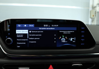 Подержанный автомобиль Hyundai Sonata 2021 года (19 фото)