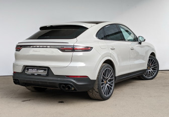 Подержанный автомобиль Porsche Cayenne 2020 года (2 фото)