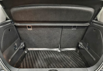 Подержанный автомобиль Opel Corsa 2011 года (14 фото)