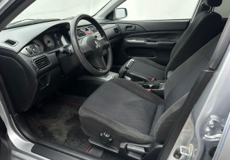 Подержанный автомобиль Mitsubishi Lancer Sedan 2007 года (9 фото)
