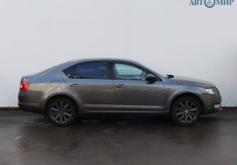 Подержанный автомобиль Skoda Octavia Liftback 2015 года (4 фото)