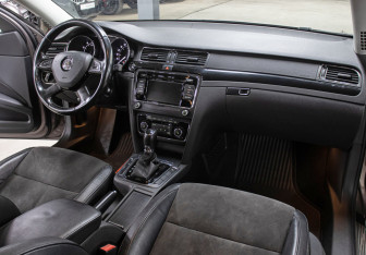 Подержанный автомобиль Skoda Superb Liftback 2014 года (12 фото)