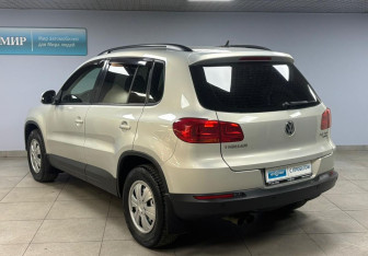 Подержанный автомобиль Volkswagen Tiguan 2012 года (7 фото)