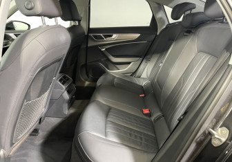 Подержанный автомобиль Audi A6 Sedan 2021 года (10 фото)