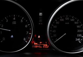 Подержанный автомобиль Mazda 5 2013 года (11 фото)