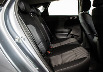 Подержанный автомобиль Kia Ceed Hatchback 2022 года (9 фото)