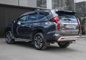 Подержанный автомобиль Mitsubishi Montero Sport 2021 года (6 фото)