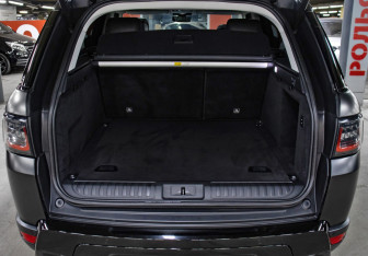 Подержанный автомобиль Land Rover Range Rover Sport 2018 года (10 фото)