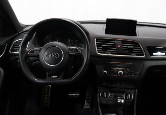 Подержанный автомобиль Audi Q3 2017 года (14 фото)