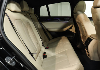Подержанный автомобиль BMW X4 2021 года (10 фото)