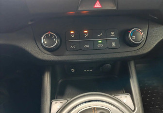 Подержанный автомобиль Kia Sportage 2012 года (14 фото)