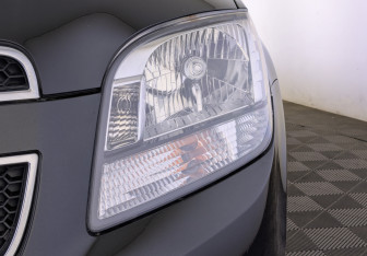 Подержанный автомобиль Chevrolet Orlando 2014 года (11 фото)