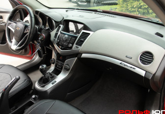 Подержанный автомобиль Chevrolet Cruze Sedan 2011 года (7 фото)