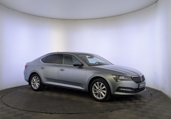 Подержанный автомобиль Skoda Superb Liftback 2019 года (3 фото)
