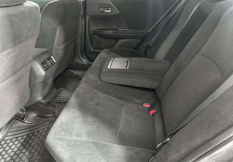 Подержанный автомобиль Honda Accord Sedan 2013 года (9 фото)