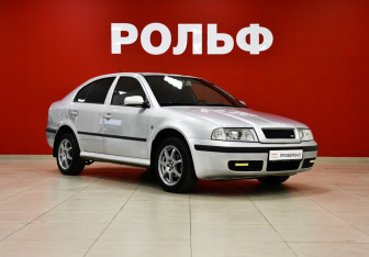 Подержанный автомобиль Skoda Octavia Liftback 2008 года (3 фото)