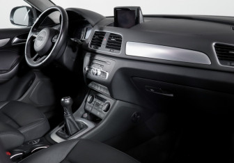 Подержанный автомобиль Audi Q3 2015 года (9 фото)