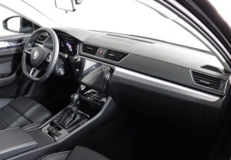 Подержанный автомобиль Skoda Superb Liftback 2025 года (12 фото)