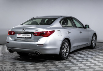 Подержанный автомобиль Infiniti Q50 2014 года (5 фото)