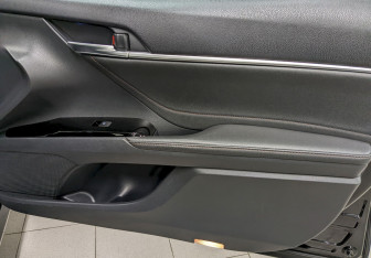 Подержанный автомобиль Toyota Camry Sedan 2019 года (19 фото)