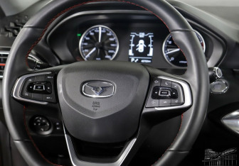 Подержанный автомобиль Kaiyi E5 2023 года (13 фото)